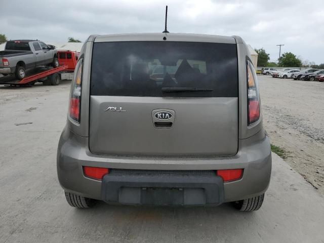 2011 KIA Soul +