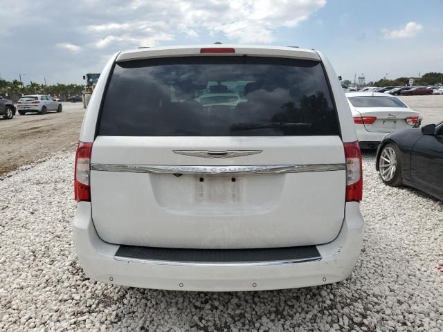 2014 Chrysler Town & Country Touring L