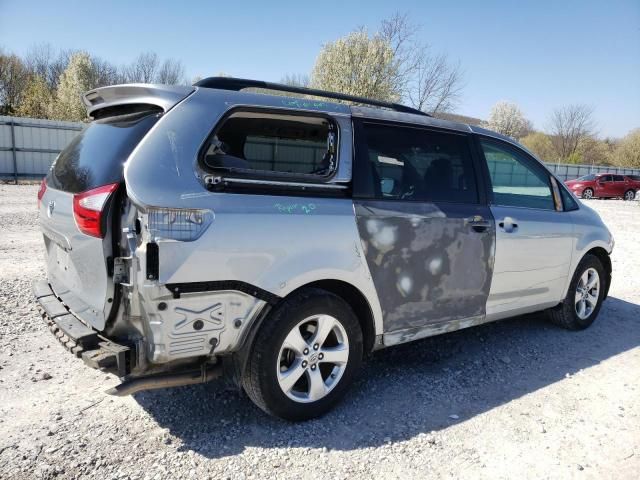 2015 Toyota Sienna LE