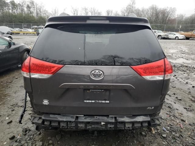 2012 Toyota Sienna XLE