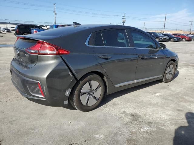 2022 Hyundai Ioniq SE