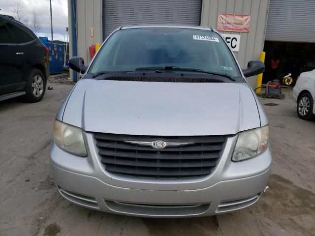 2007 Chrysler Town & Country LX