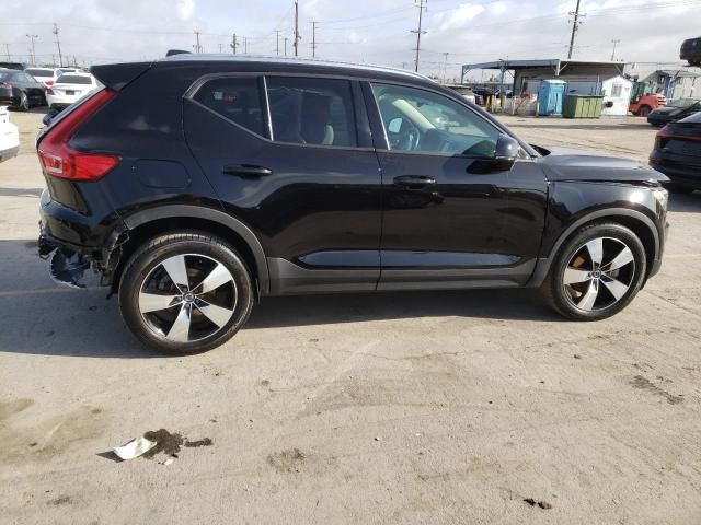 2020 Volvo XC40 T5 Momentum