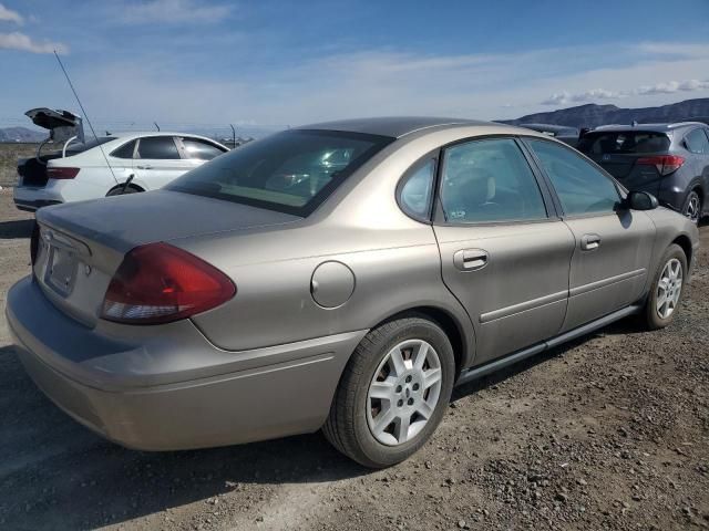 2005 Ford Taurus SE