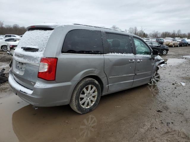 2016 Chrysler Town & Country Touring