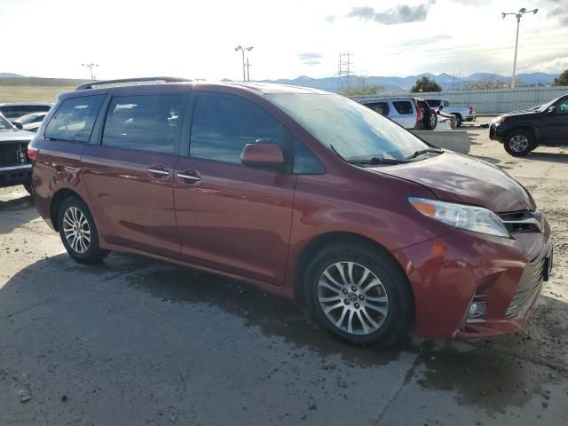 2018 Toyota Sienna XLE