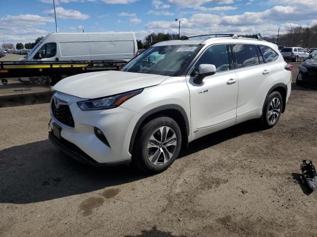 2020 Toyota Highlander Hybrid XLE