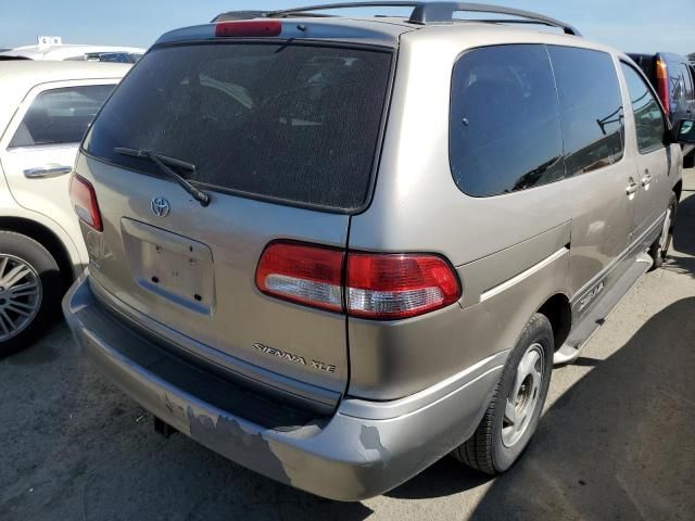 2003 Toyota Sienna LE