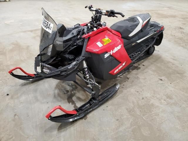 2015 Skidoo Snowmobile