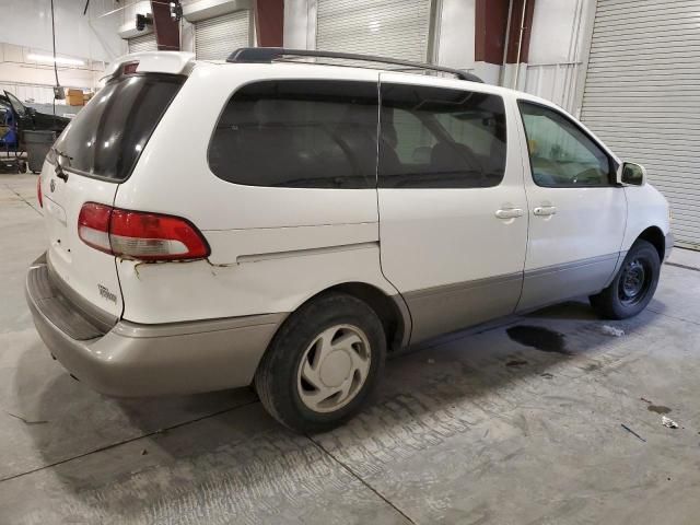 2002 Toyota Sienna LE