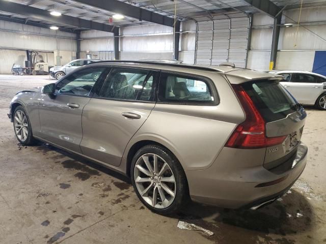 2020 Volvo V60 T5 Momentum