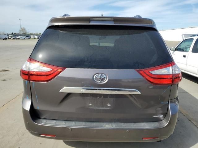 2017 Toyota Sienna XLE