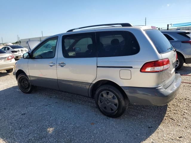 2001 Toyota Sienna LE