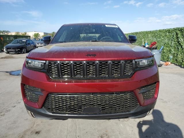 2023 Jeep Grand Cherokee Laredo