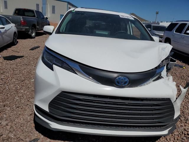 2021 Toyota Sienna LE