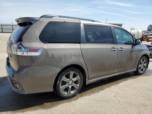 2016 Toyota Sienna SE