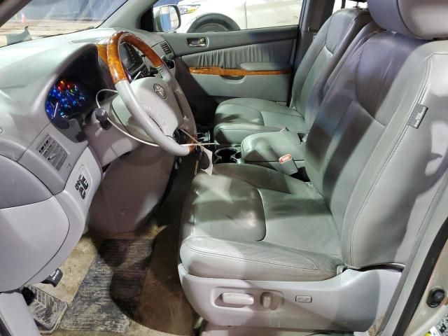 2010 Toyota Sienna XLE