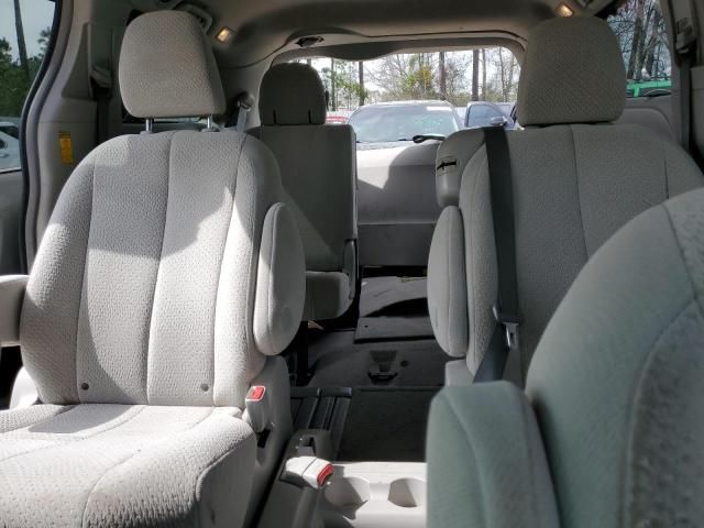 2014 Toyota Sienna LE