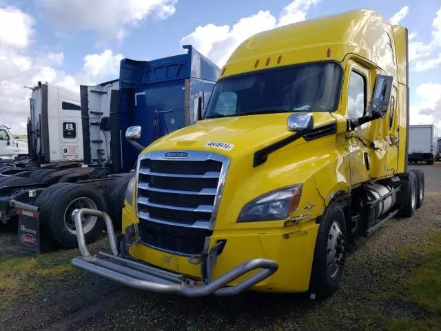 2019 Freightliner Cascadia 126