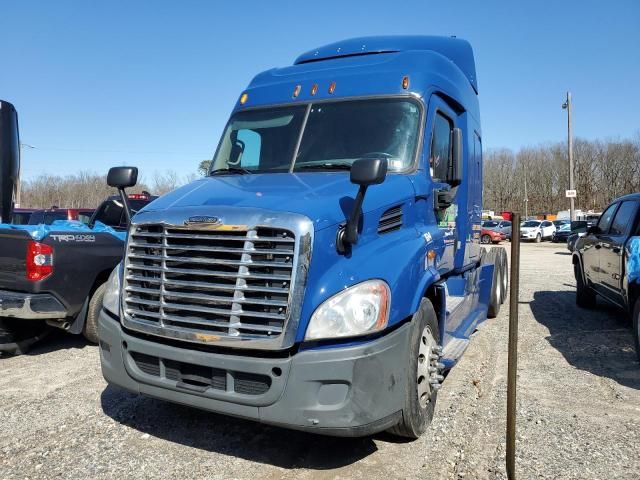 2015 Freightliner Cascadia 113