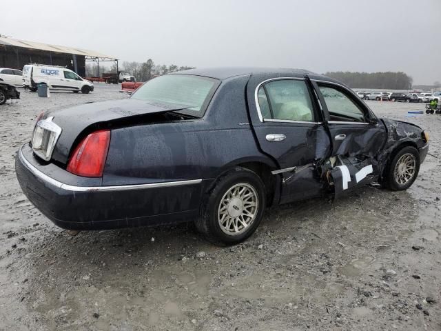 1999 Lincoln Town Car Signature