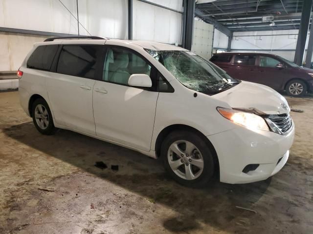 2013 Toyota Sienna LE