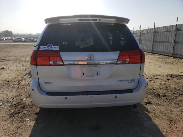 2004 Toyota Sienna XLE