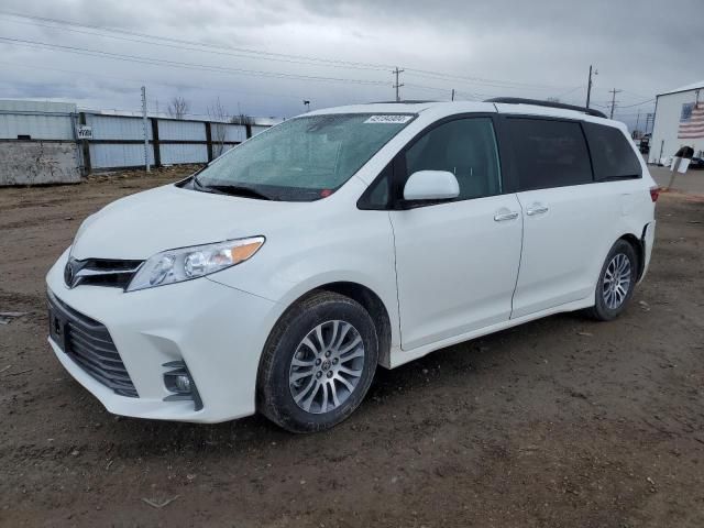 2020 Toyota Sienna XLE