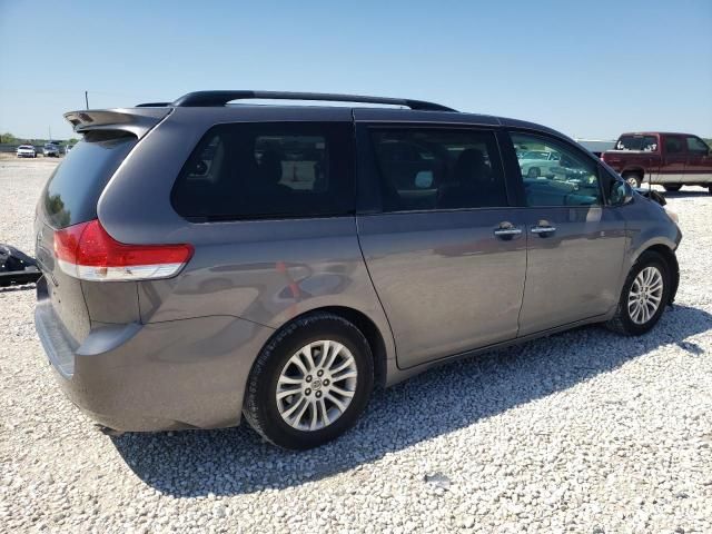 2014 Toyota Sienna XLE