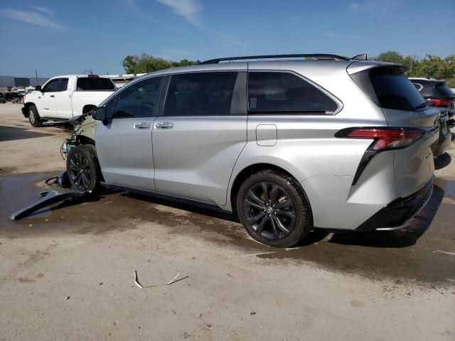 2022 Toyota Sienna XSE