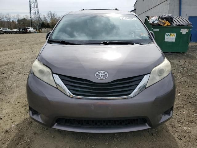 2011 Toyota Sienna LE