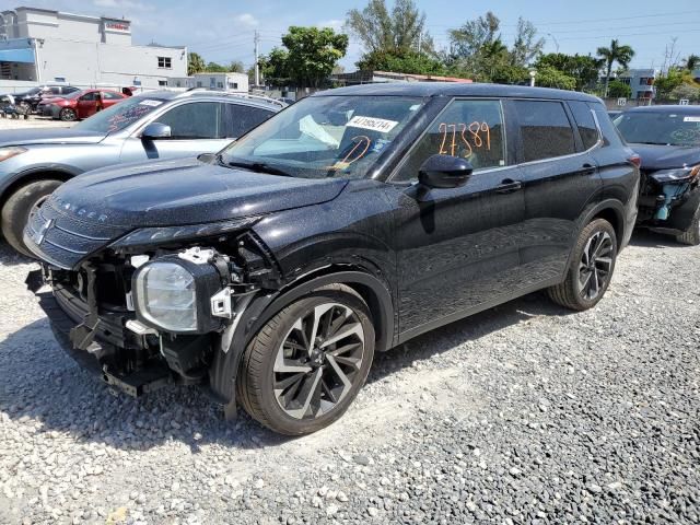 2023 Mitsubishi Outlander SE