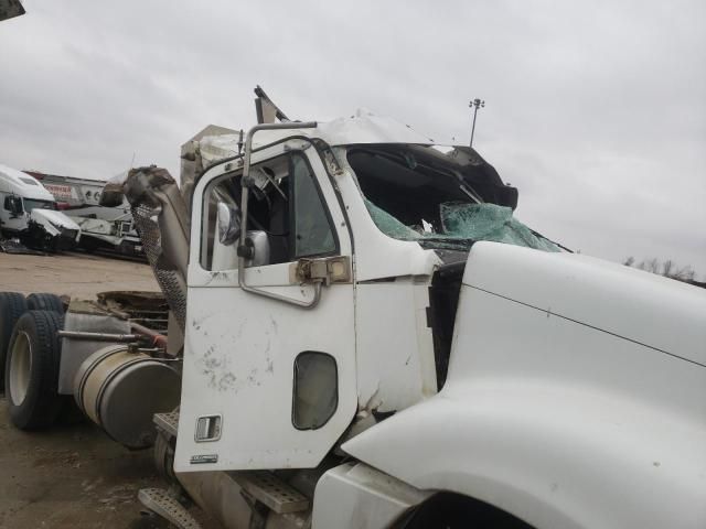 2004 Freightliner Conventional Columbia