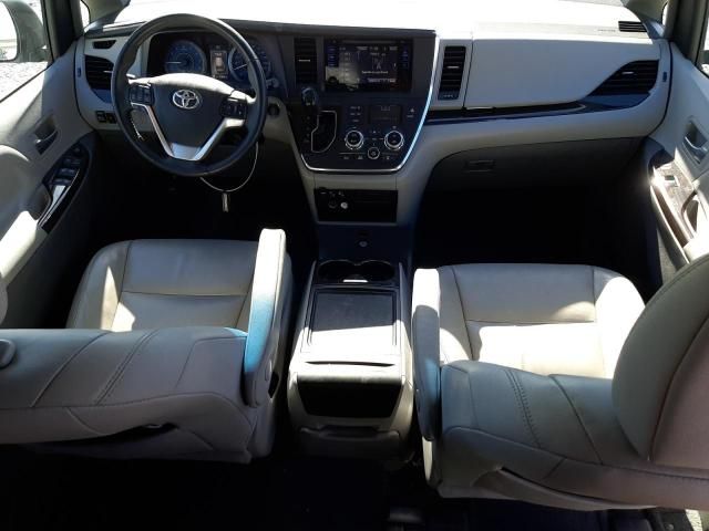 2017 Toyota Sienna XLE