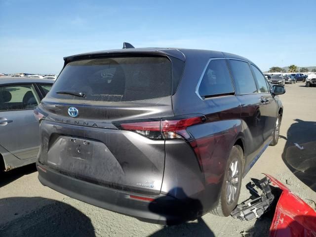 2021 Toyota Sienna LE