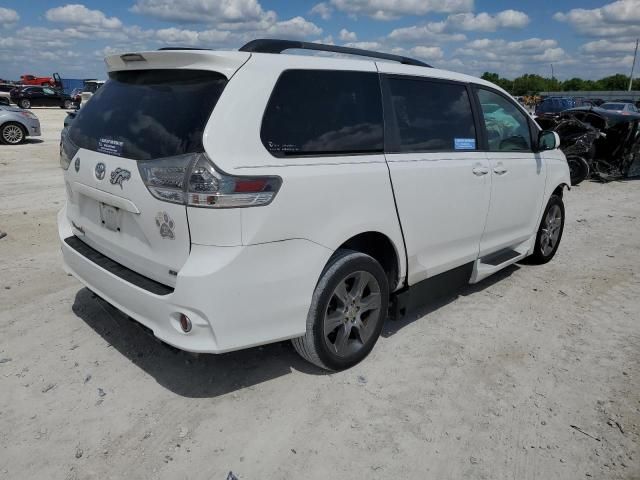 2012 Toyota Sienna Sport