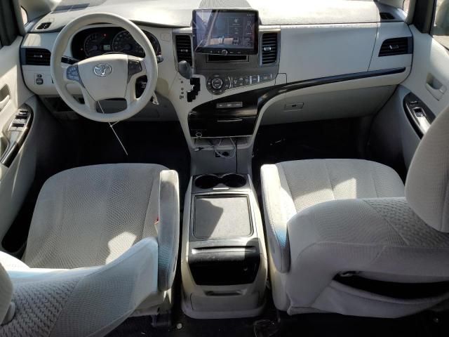 2013 Toyota Sienna LE