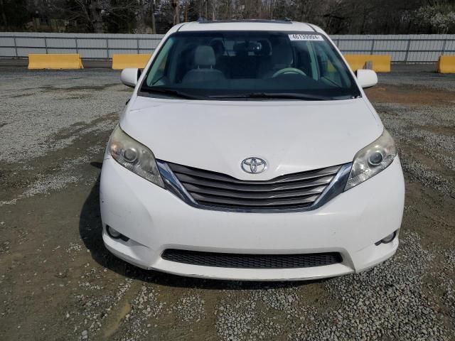 2013 Toyota Sienna XLE