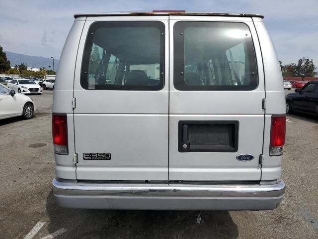 2002 Ford Econoline E350 Super Duty Wagon