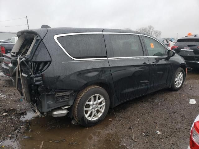 2020 Chrysler Voyager LX