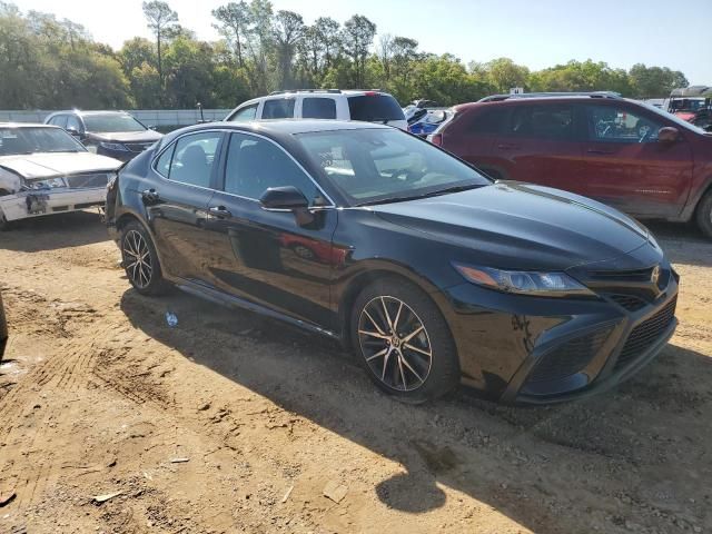 2022 Toyota Camry SE