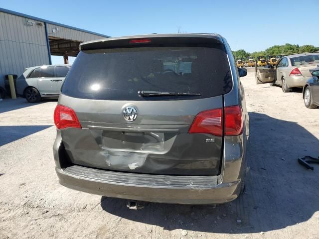 2010 Volkswagen Routan SE