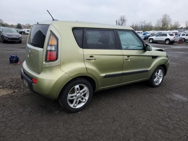 2011 KIA Soul +