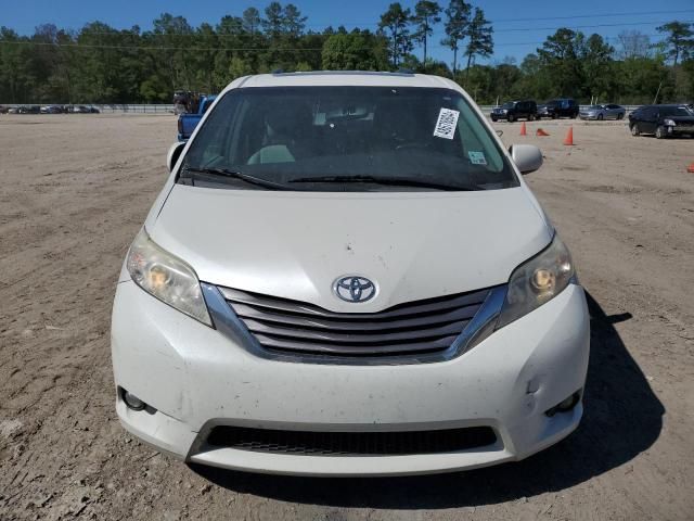 2017 Toyota Sienna XLE