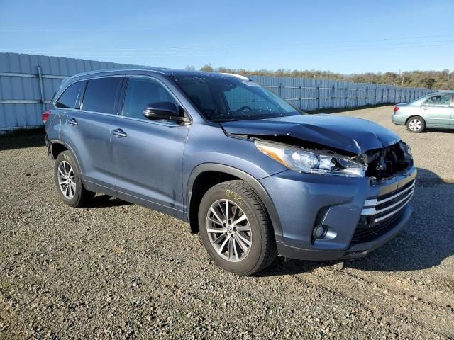 2017 Toyota Highlander SE