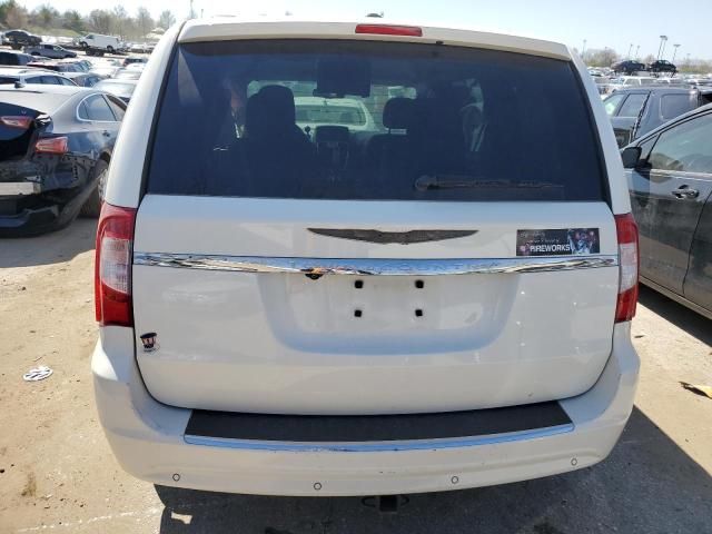 2012 Chrysler Town & Country Touring L