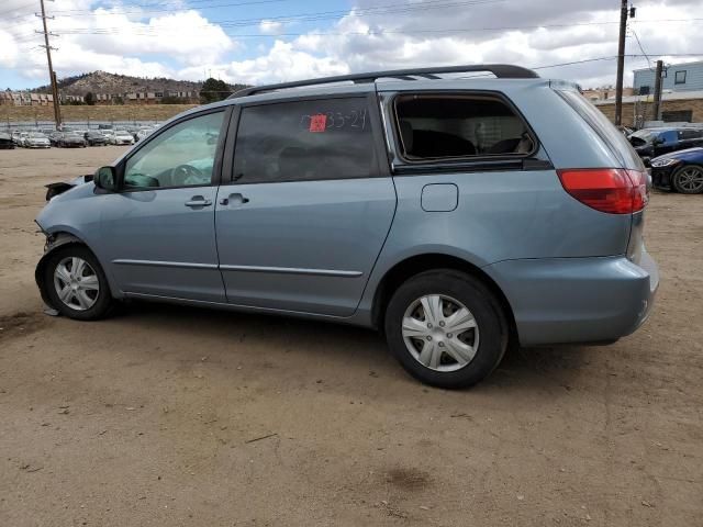 2004 Toyota Sienna CE