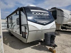 Camiones dañados por inundaciones a la venta en subasta: 2021 Cougar Trailer