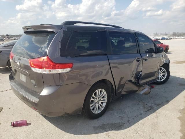 2011 Toyota Sienna XLE