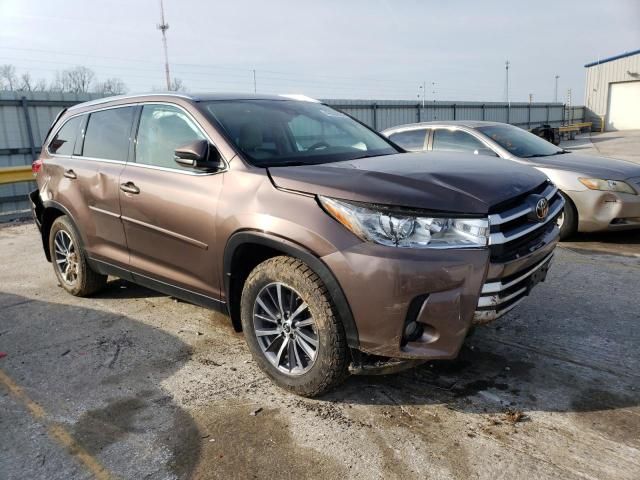 2019 Toyota Highlander SE